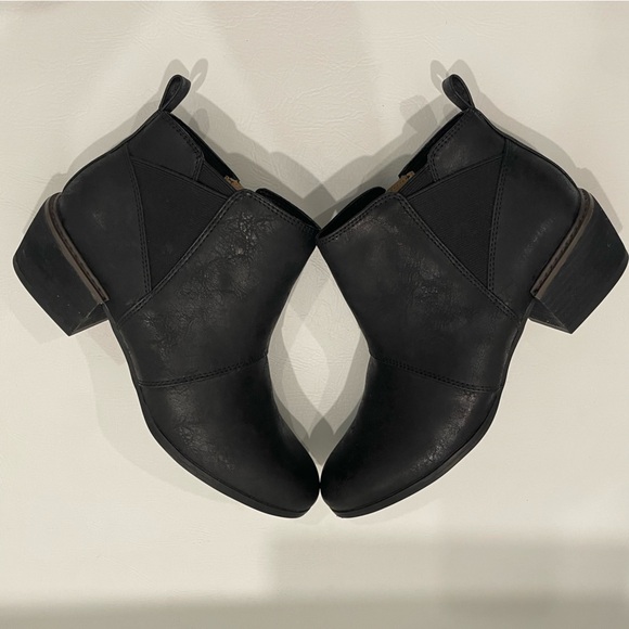 Sole by Naturalizer Black Faux Leather Chelsea Boots Ankle Booties Size 9 bin 2V - Picture 4 of 7